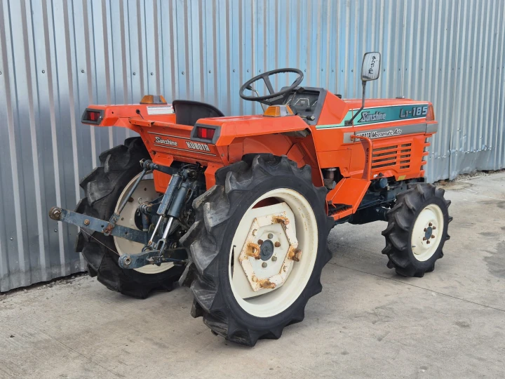 Kubota L1-185D