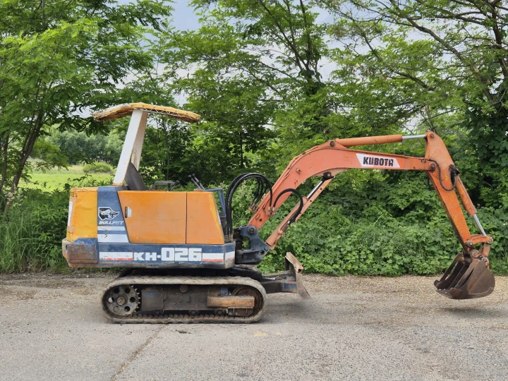 Kubota KH026