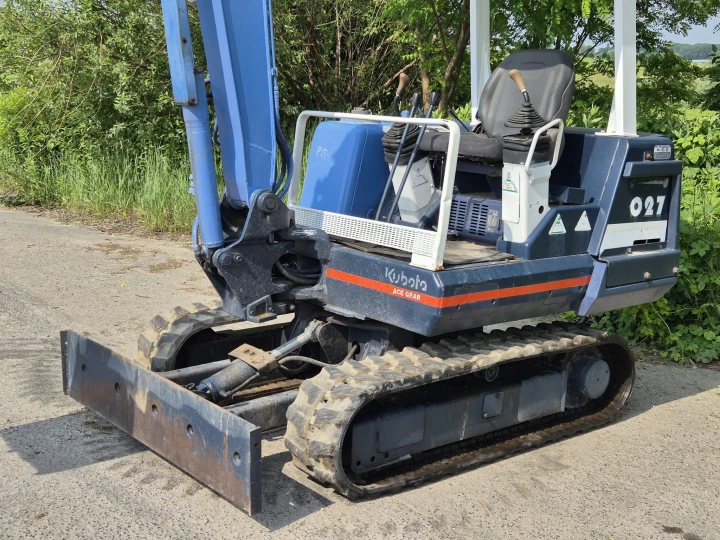 Kubota KX027