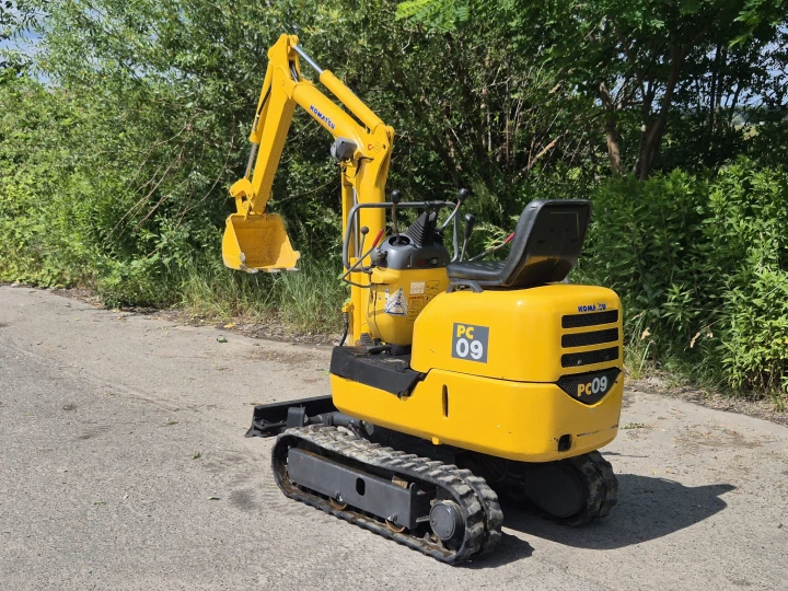 Komatsu P09