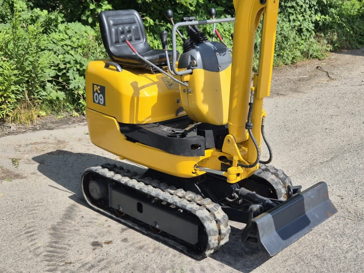 Komatsu P09