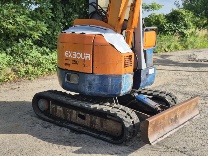 Hitachi EX30our