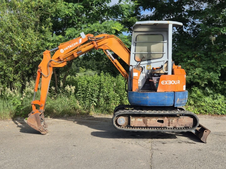 Hitachi EX30our (6).jpg