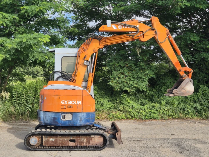 Hitachi EX30our