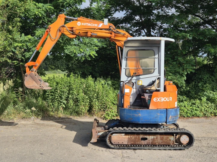 Hitachi EX30our