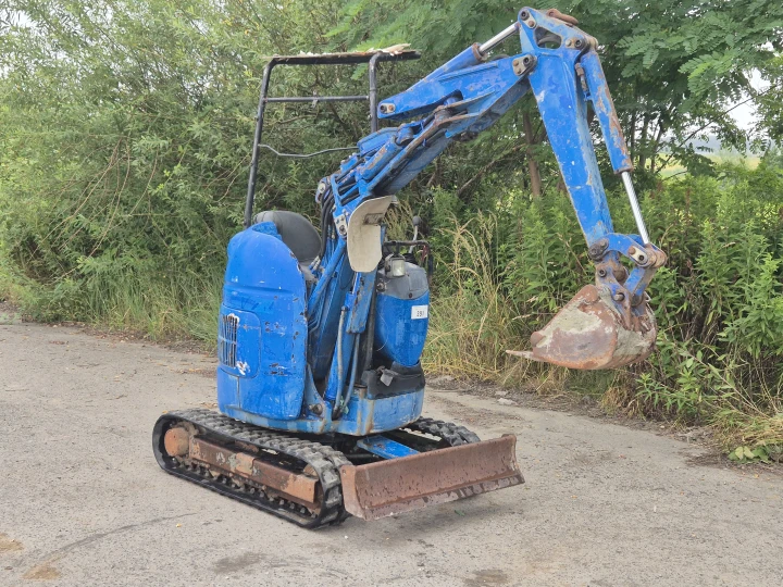 Komatsu PC10UU-3