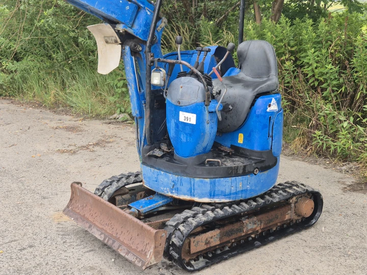 Komatsu PC10UU-3