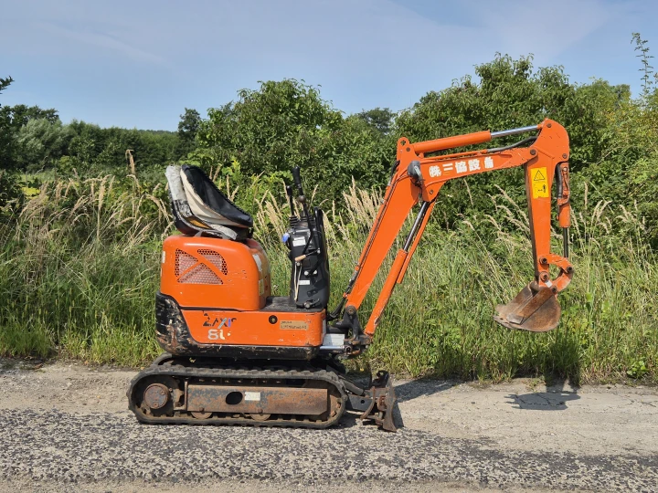 Hitachi ZX8U-2e