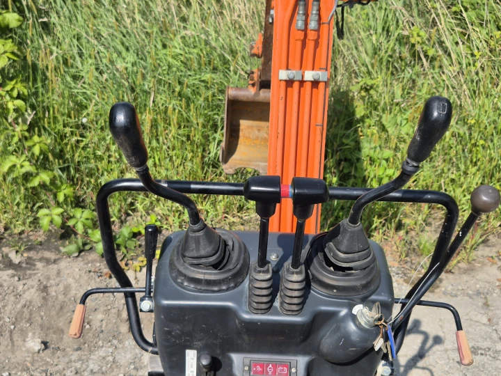 Hitachi ZX8U-2e