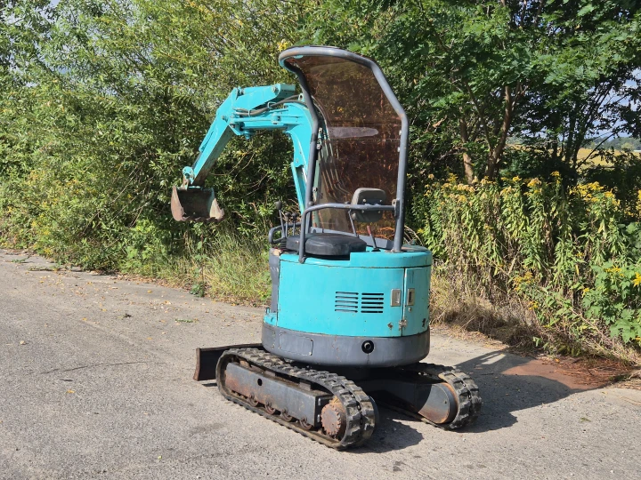Komatsu PC10UU-3e (6).jpg