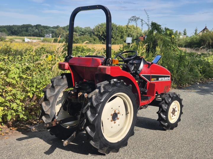Mitsubishi MT205D