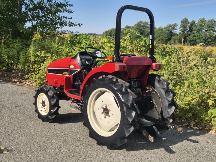Mitsubishi MT205D
