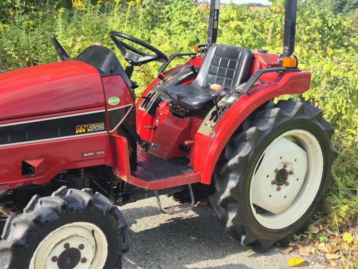 Mitsubishi MT205D