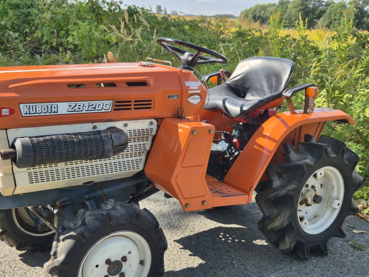 Kubota B1200D