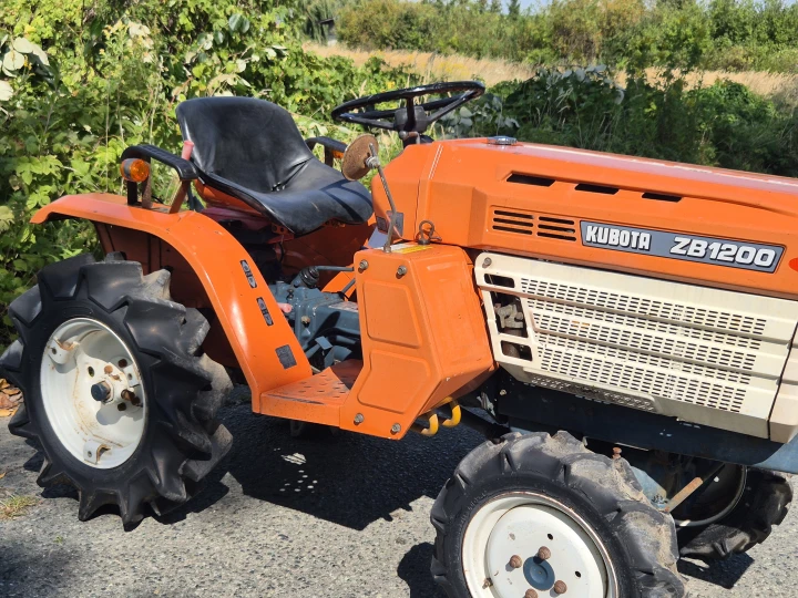 Kubota B1200D