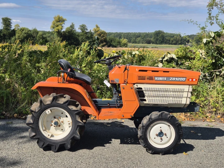 Kubota B1200D