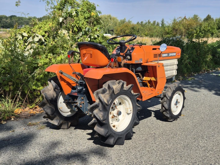 Kubota B1200D