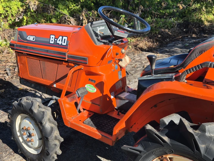 Kubota B-40D