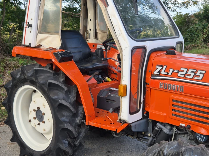Kubota ZL1-255D