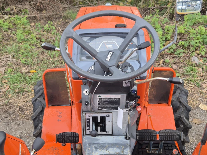 Kubota L1-225D