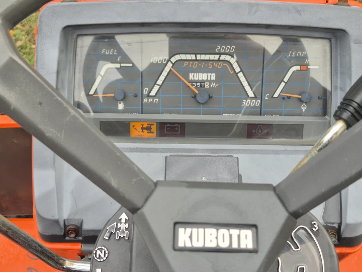 Kubota L1-225D