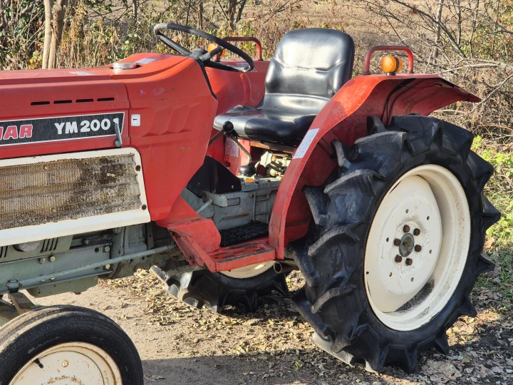 Yanmar YM2001S