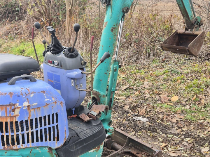 Komatsu PC10MR