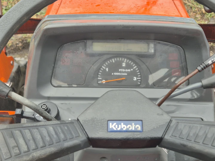 Kubota KL33D