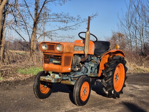 Kubota L1501S