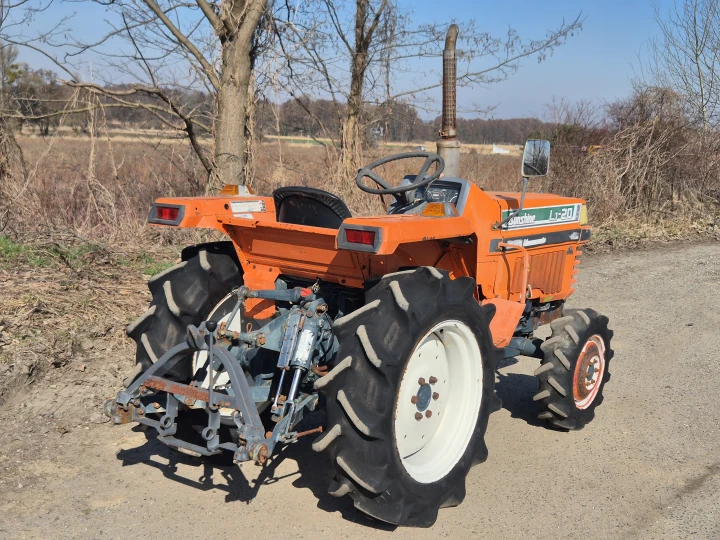 Kubota L1-20D
