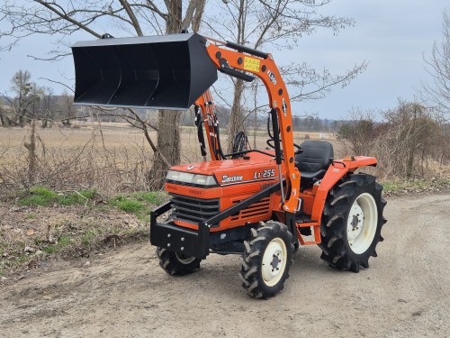 Kubota L1-255D