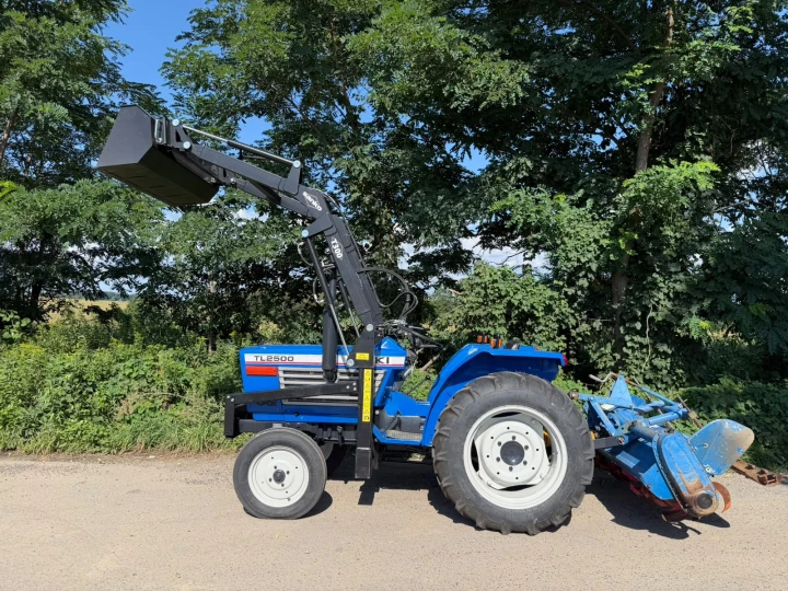 ISEKI TL2500S (2).jpeg