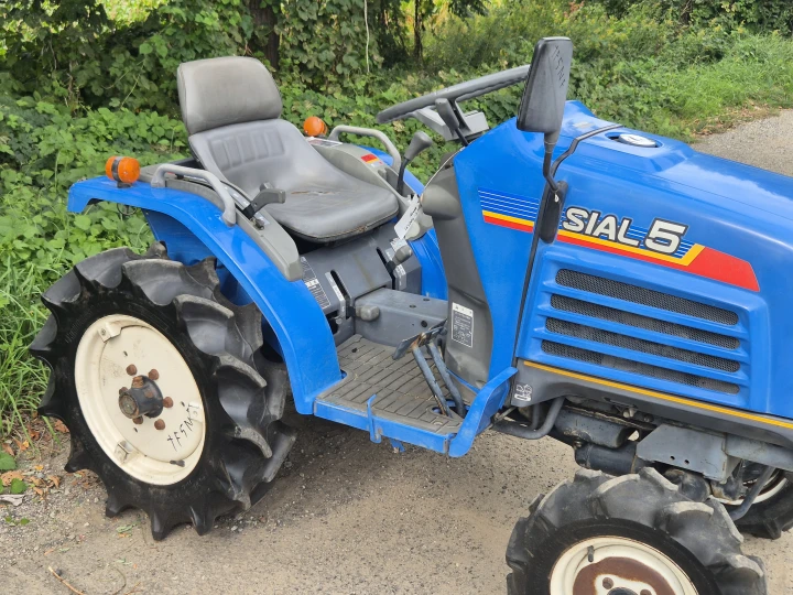 Iseki TM5F