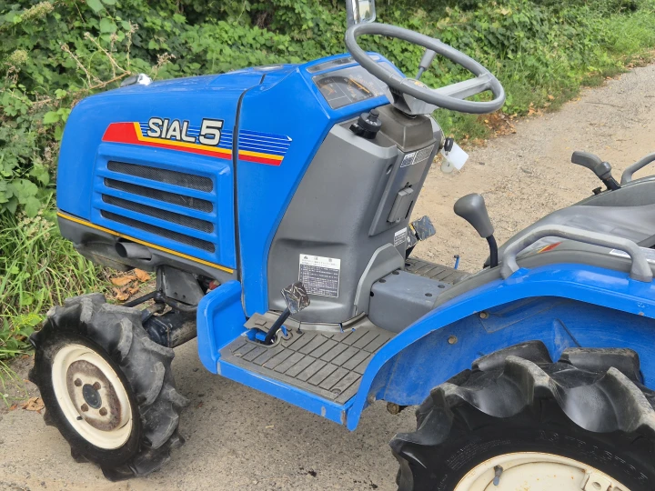 Iseki TM5F