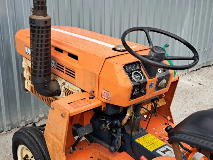 Kubota B1200S