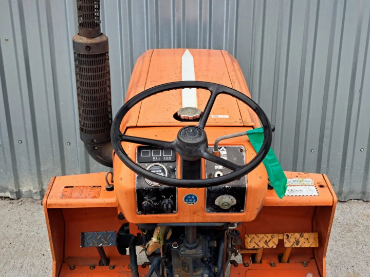 Kubota B1200S