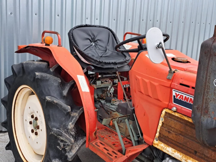 Yanmar YM2202D