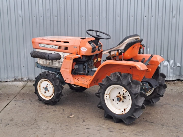 Kubota B1200D