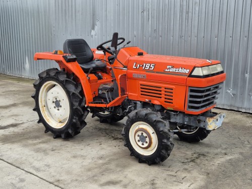 Kubota L1-195D