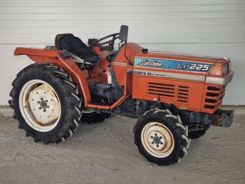Kubota L1-225D