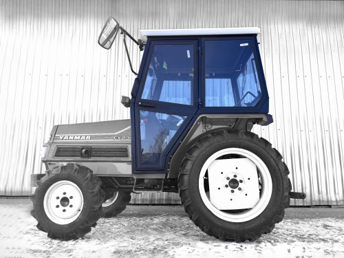 kabina_naglak_yanmar (4).jpeg